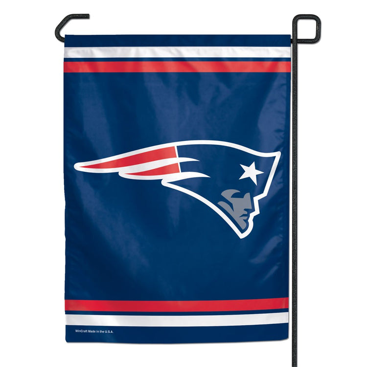 11"x15" New England Patriots Garden Flag